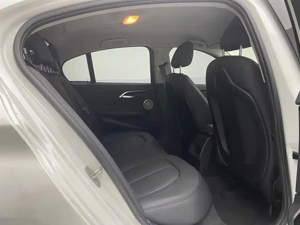 2020 BMW 1 Series 120i M Sport Package — миниатюра 29
