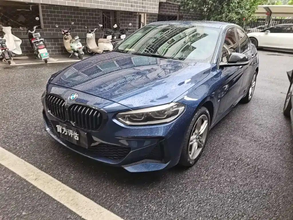 2022 BMW 1 Series 120i M Sport — миниатюра 3