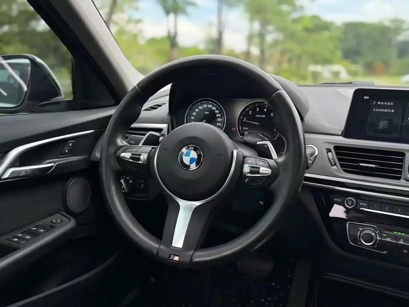2020 BMW 1 Series 125i Leading M Sport Package — миниатюра 15