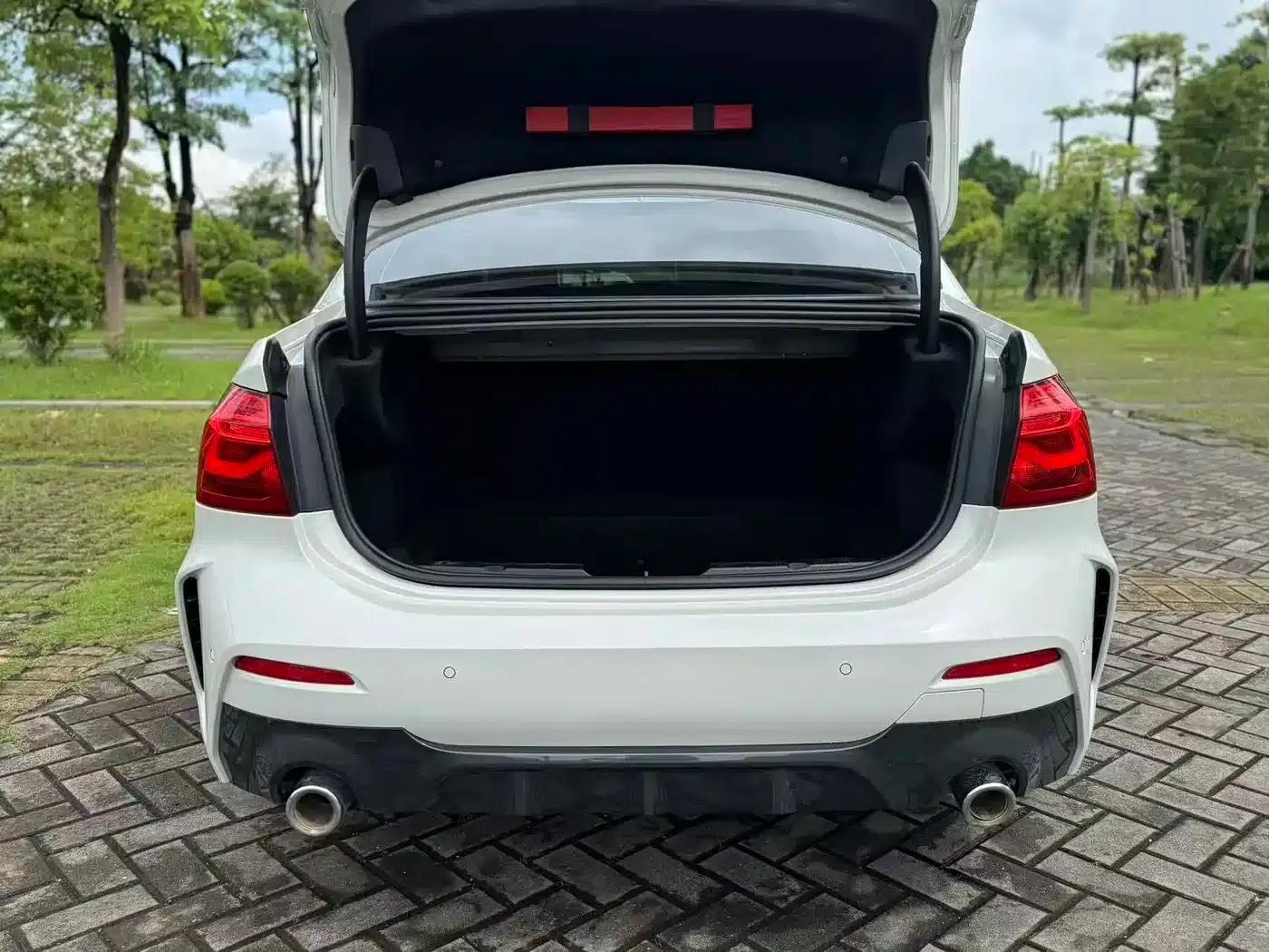 2020 BMW 1 Series 125i Leading M Sport Package — миниатюра 18