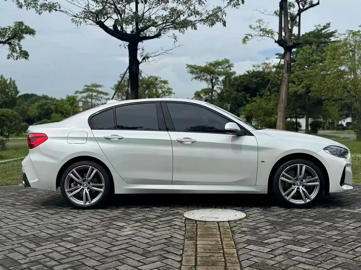 2020 BMW 1 Series 125i Leading M Sport Package — миниатюра 7