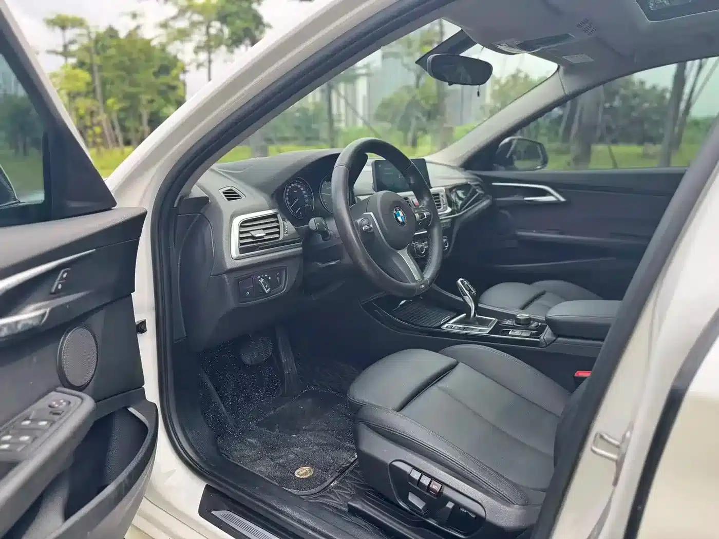 2020 BMW 1 Series 125i Leading M Sport Package — миниатюра 8