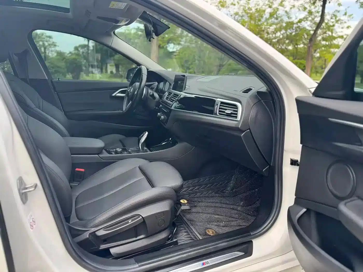 2020 BMW 1 Series 125i Leading M Sport Package — миниатюра 10