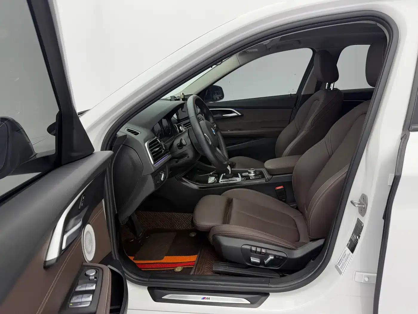 BMW 1 Series 2021 Facelift 120i M Sport Shadow Edition — миниатюра 20
