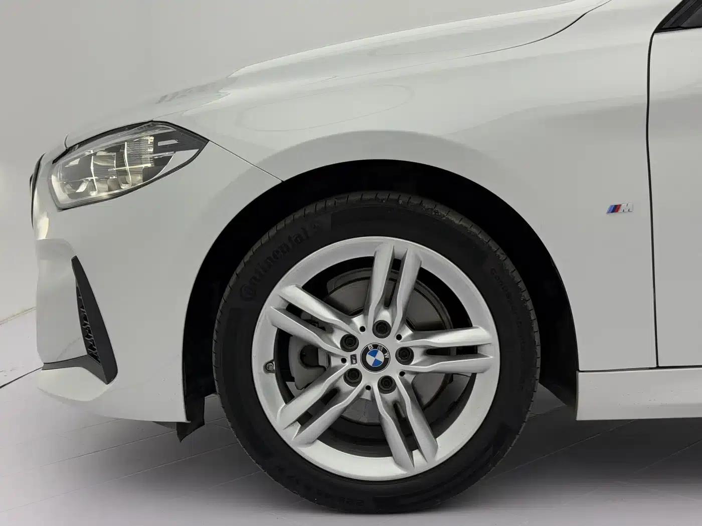 BMW 1 Series 2021 Facelift 120i M Sport Shadow Edition — миниатюра 24