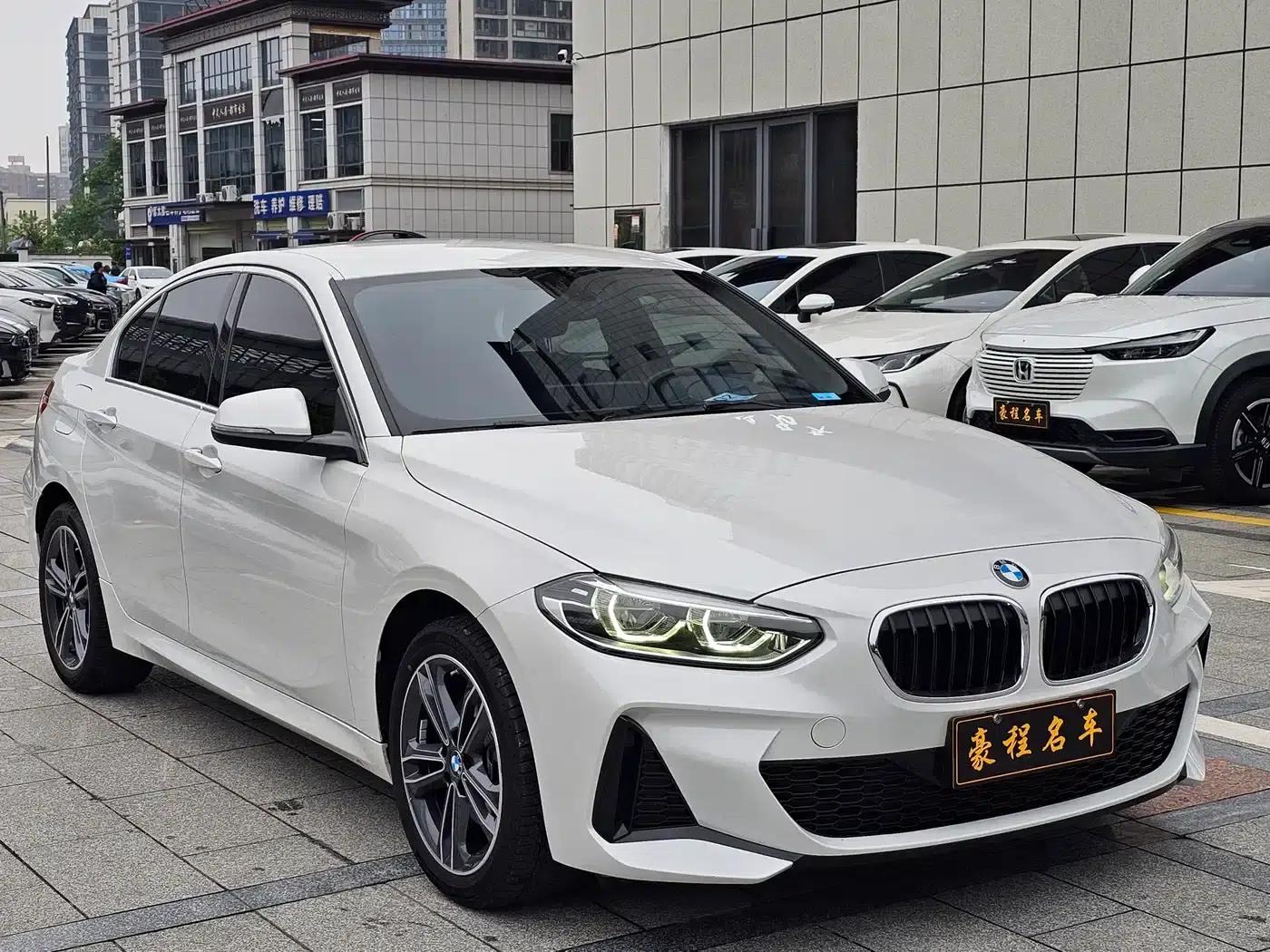2023 BMW 1 Series 120i M Sport — миниатюра 3