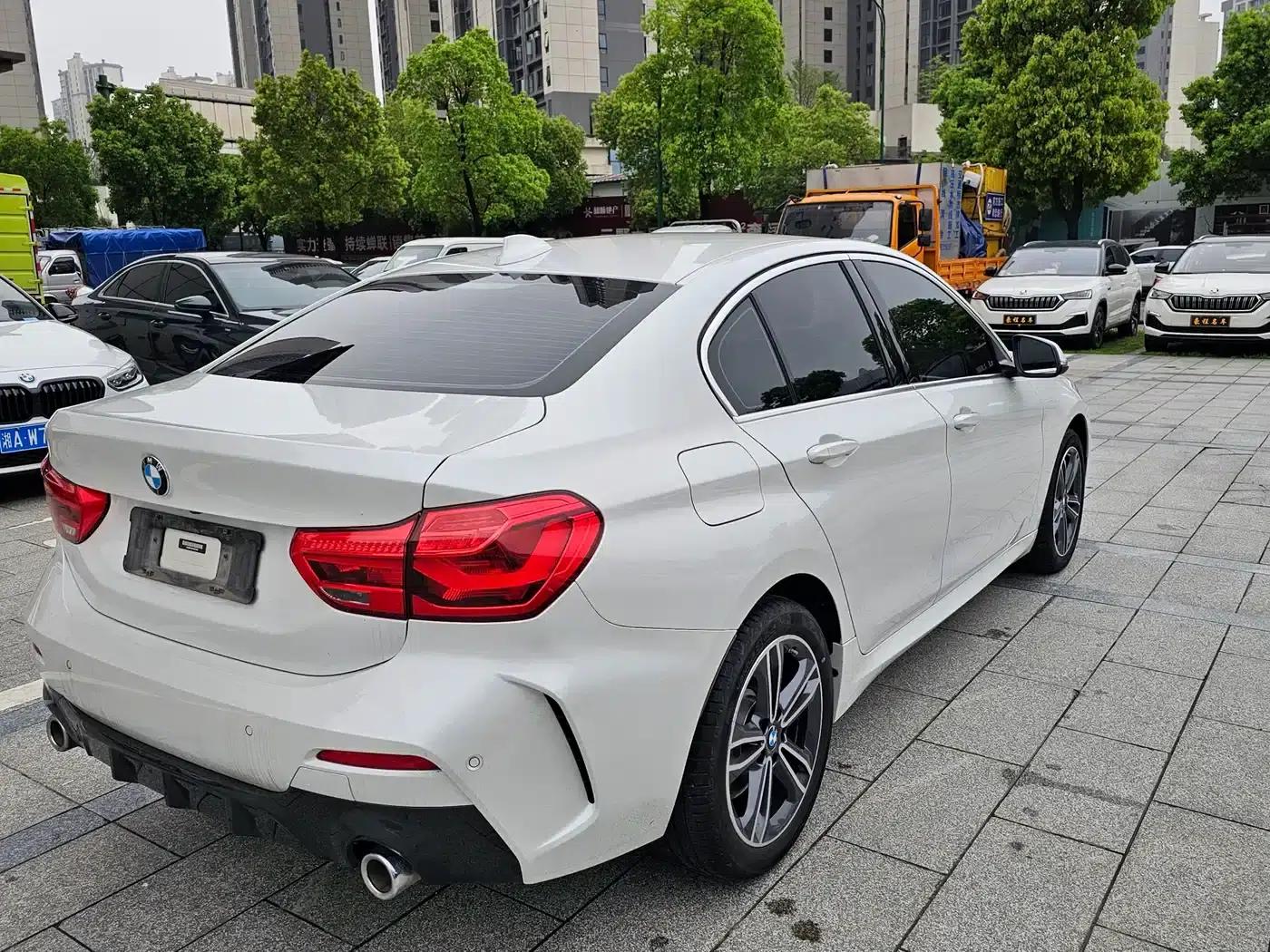 2023 BMW 1 Series 120i M Sport — миниатюра 10