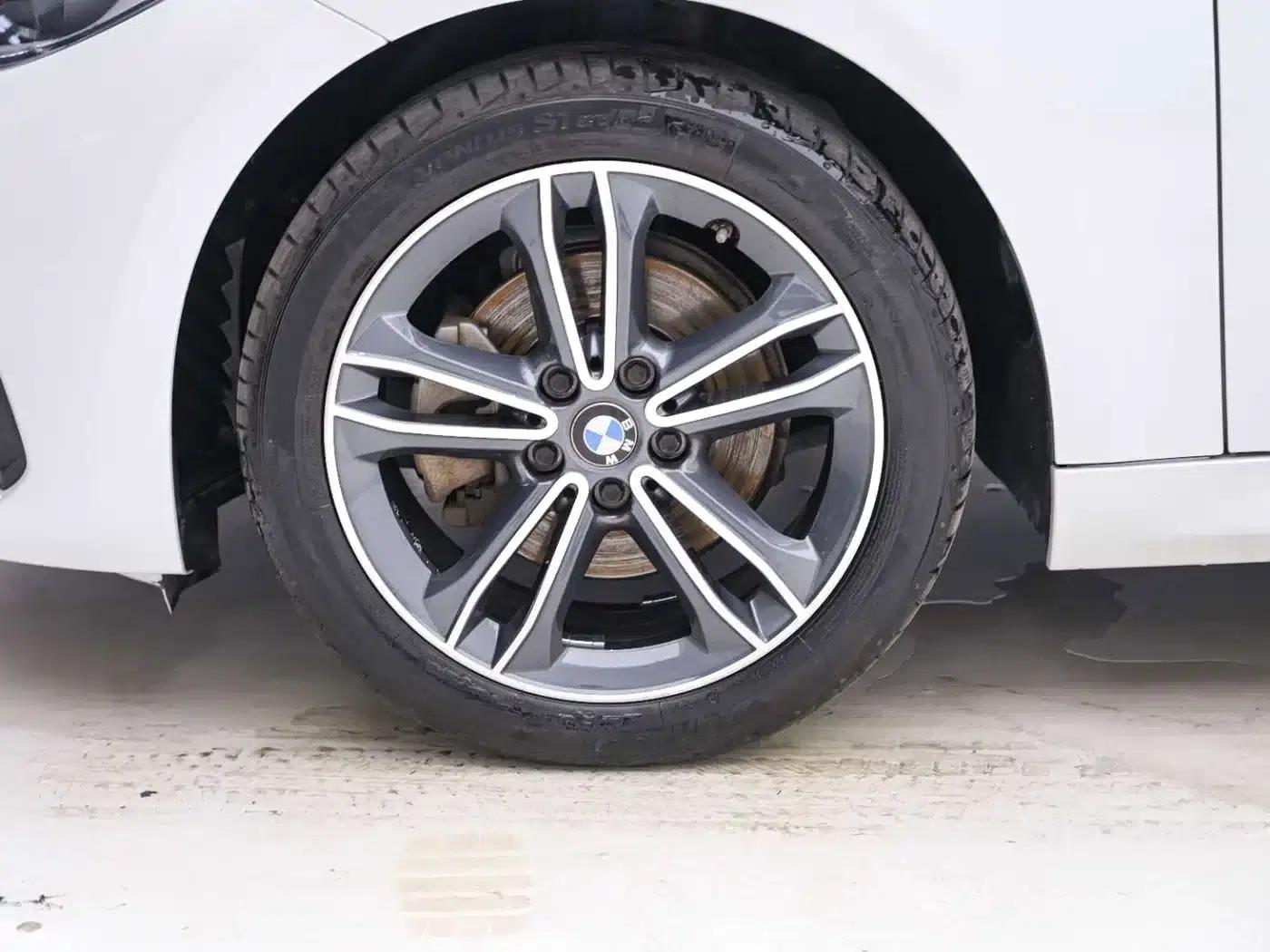 2023 BMW 1 Series 120i M Sport — миниатюра 10