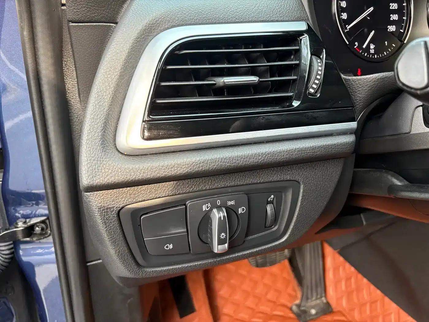 BMW 1 Series 2021 Facelift 125i M Sport Shadow Edition — миниатюра 7