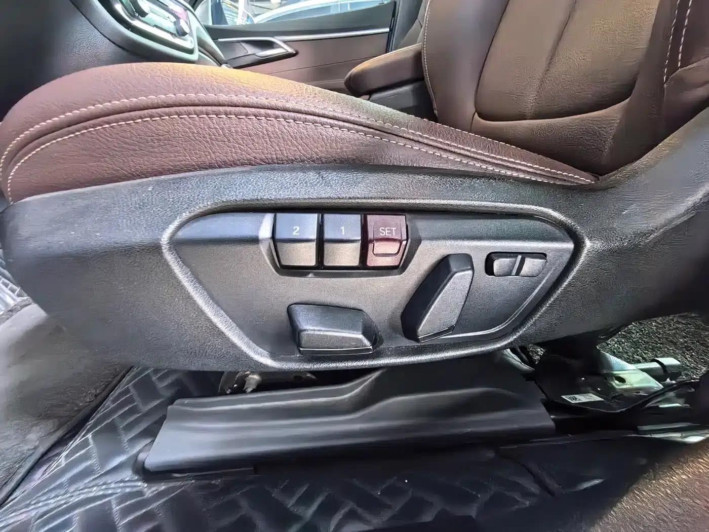 2020 BMW 1 Series 120i M Sport Package — миниатюра 7