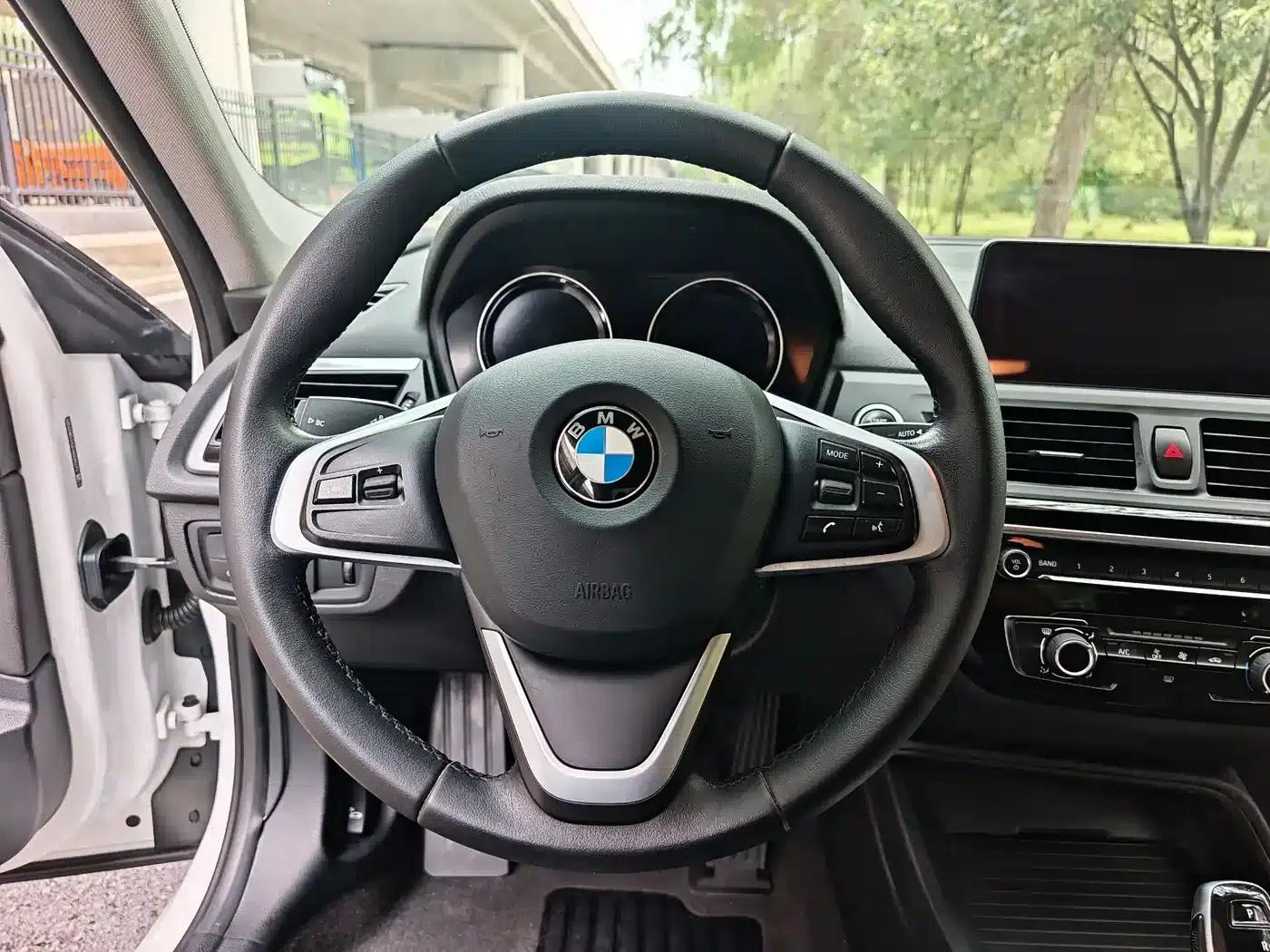 BMW 1 Series 2020 120i Fashion Edition — миниатюра 8
