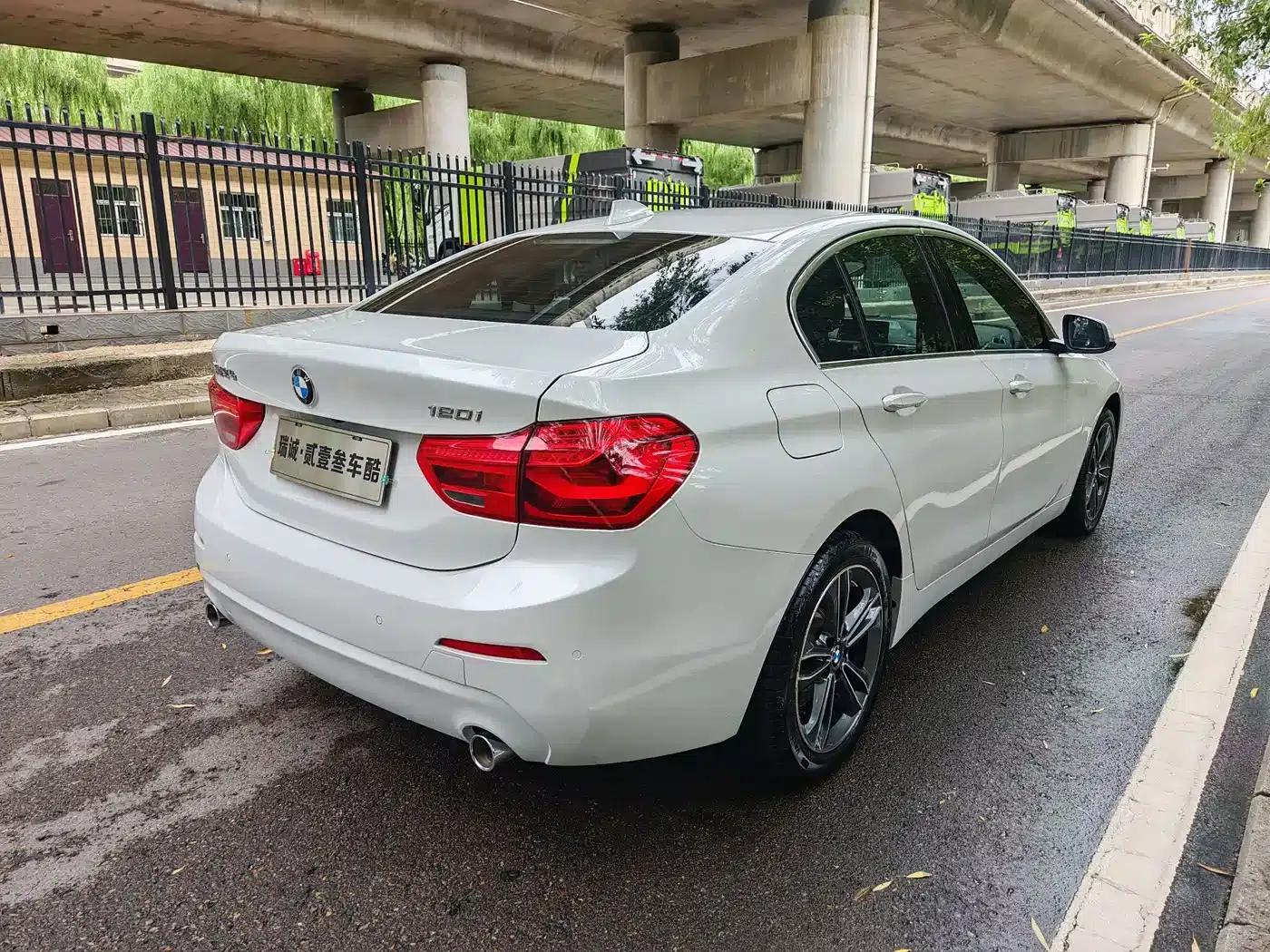 BMW 1 Series 2020 120i Fashion Edition — миниатюра 10