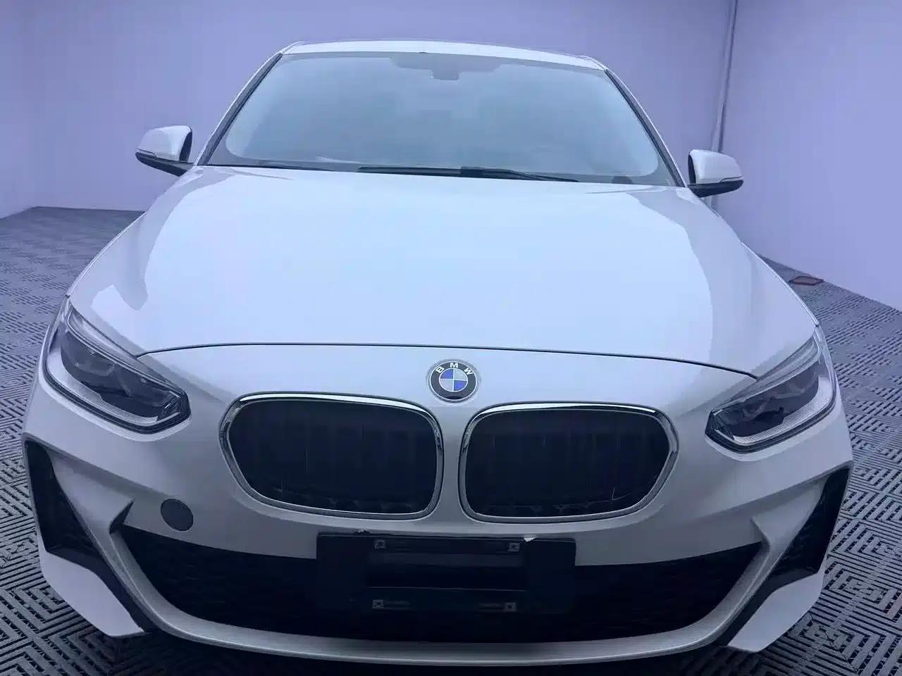 2022 BMW 1 Series 120i M Sport — миниатюра 1
