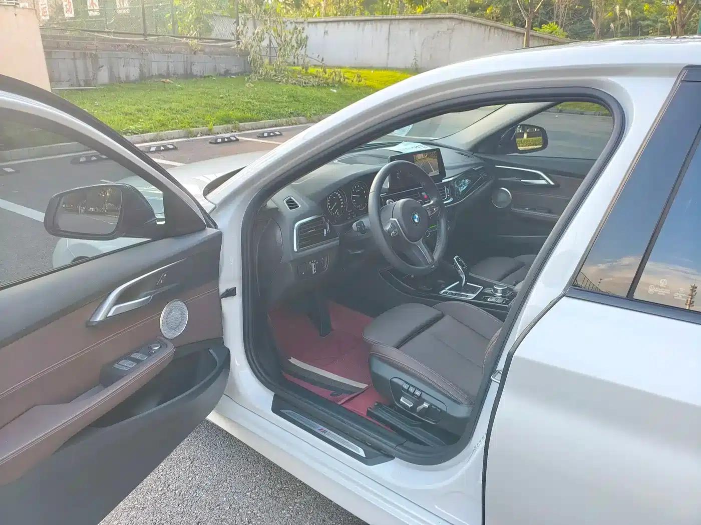 2023 BMW 1 Series 120i M Sport Edition — миниатюра 12