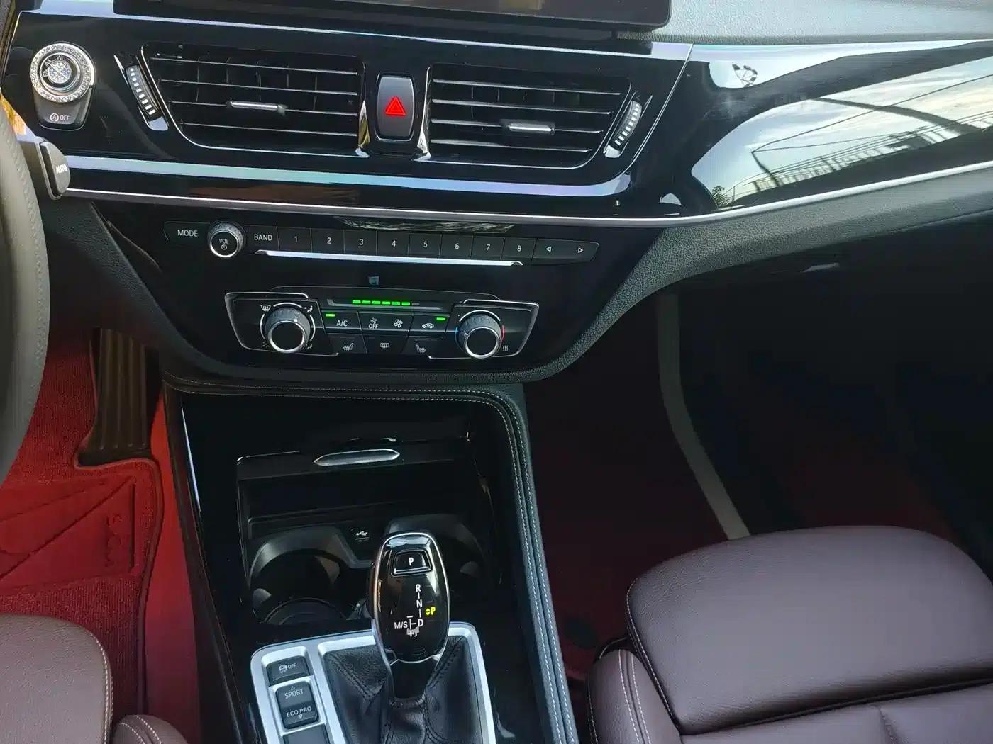 2023 BMW 1 Series 120i M Sport Edition — миниатюра 18