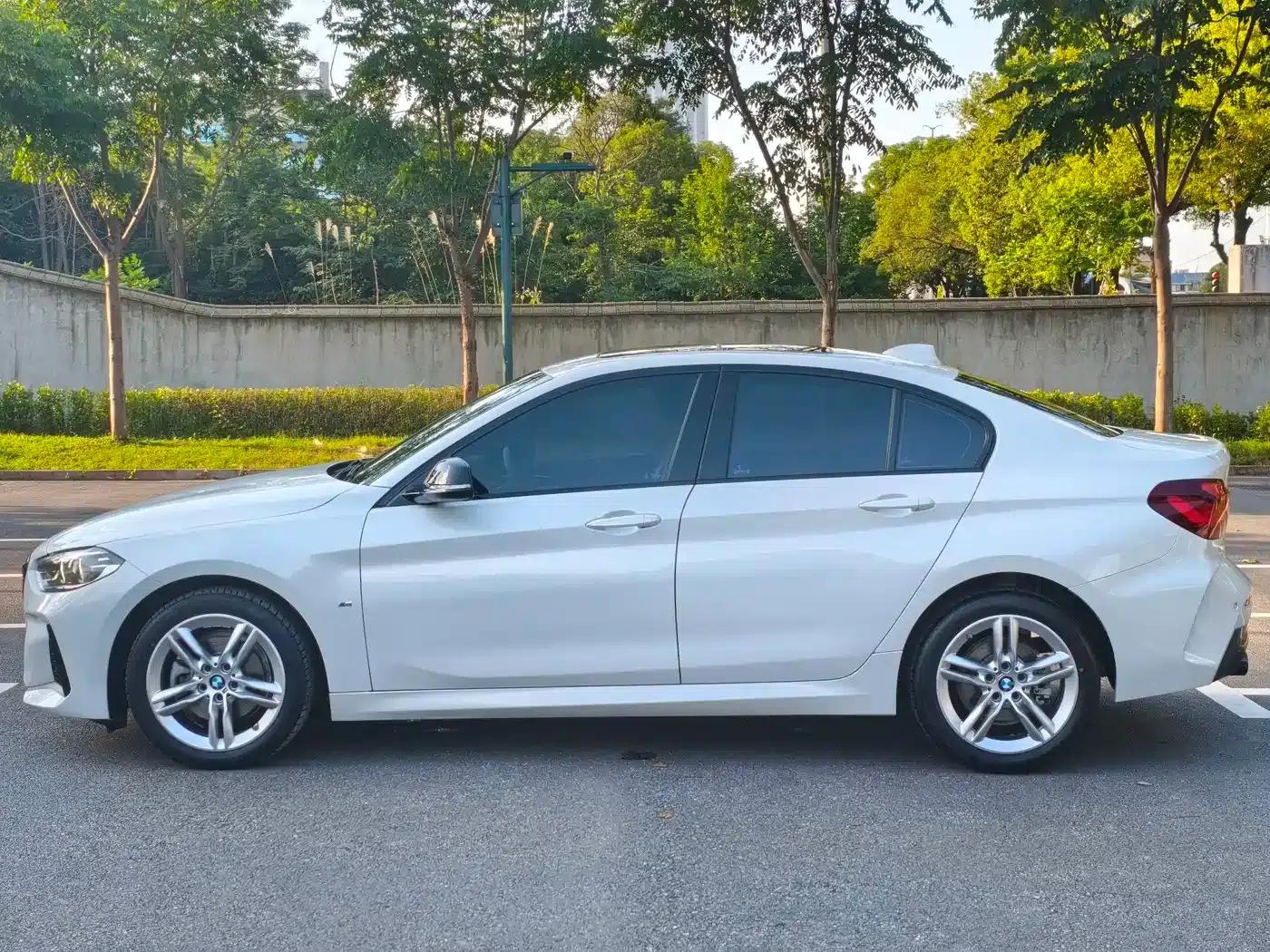 2023 BMW 1 Series 120i M Sport Edition — миниатюра 4