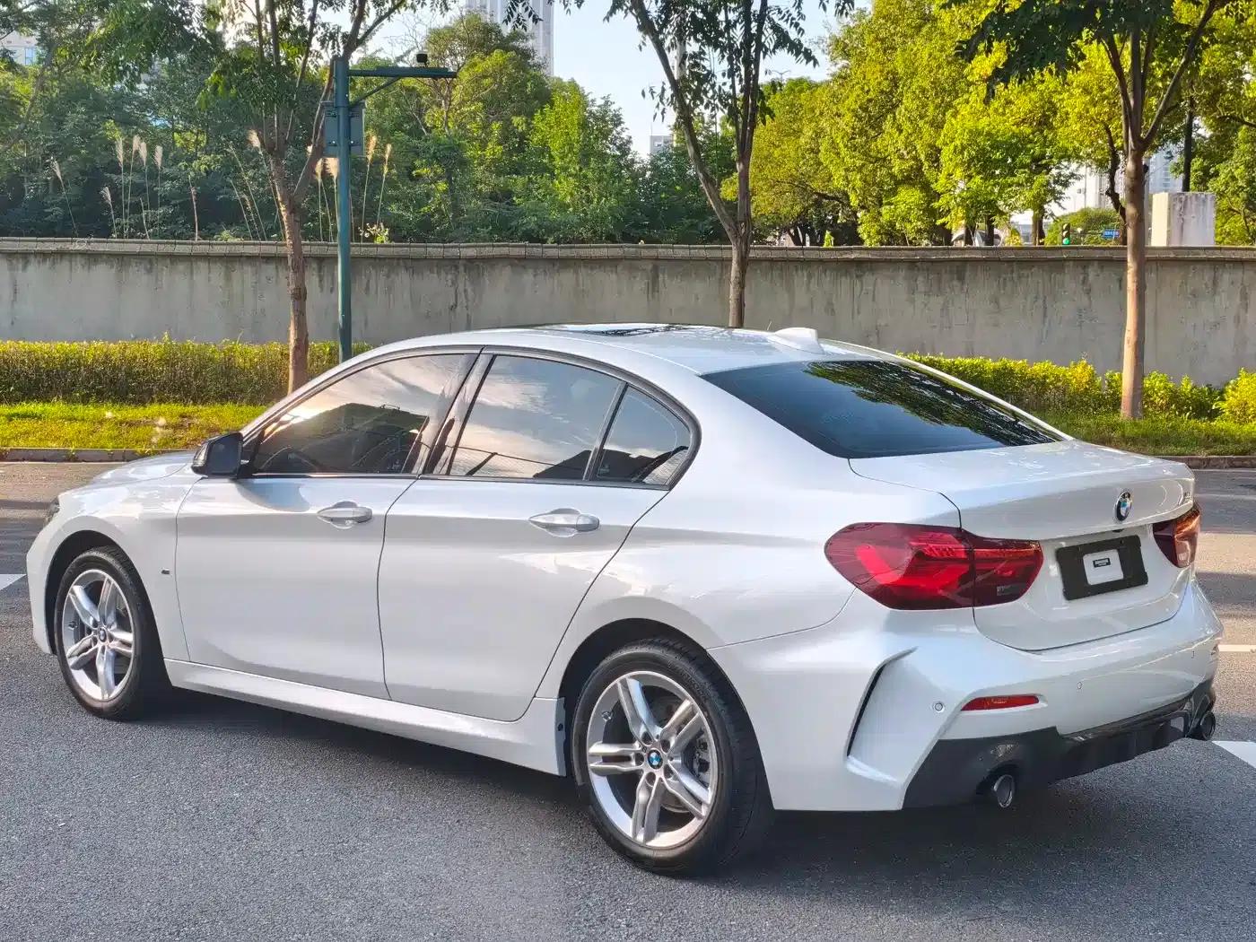2023 BMW 1 Series 120i M Sport Edition — миниатюра 6