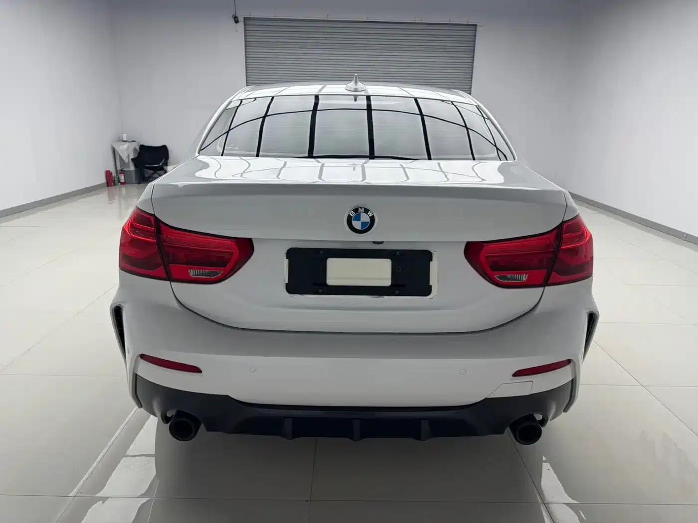2022 BMW 1 Series 120i M Sport Shadow Edition — миниатюра 5