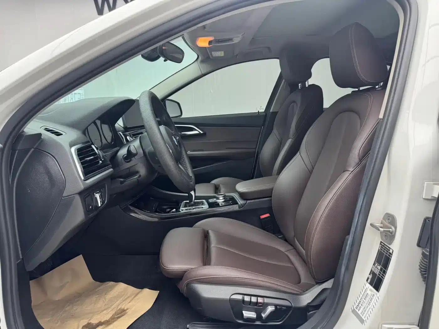 2022 BMW 1 Series 120i M Sport Shadow Edition — миниатюра 7