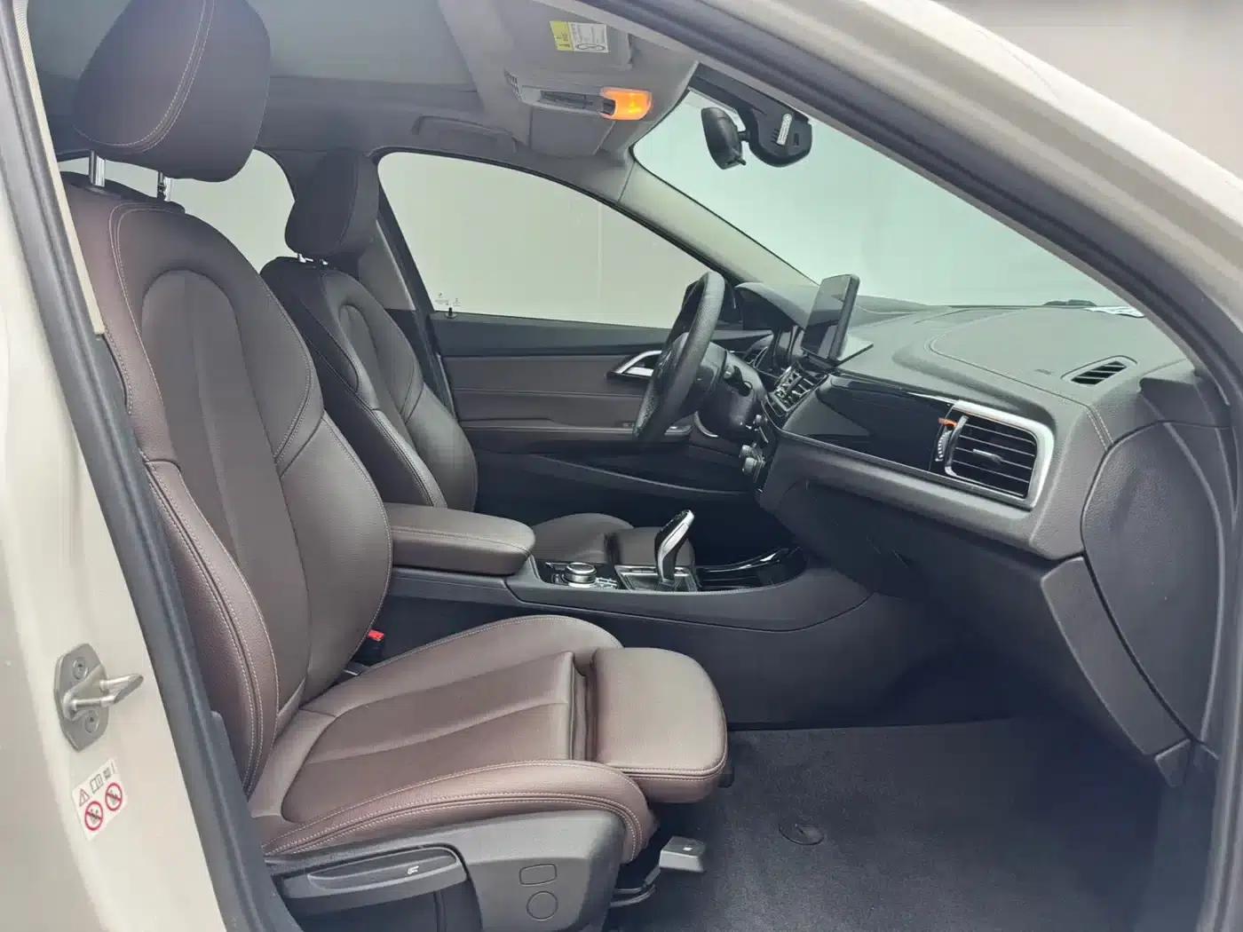 2022 BMW 1 Series 120i M Sport Shadow Edition — миниатюра 10
