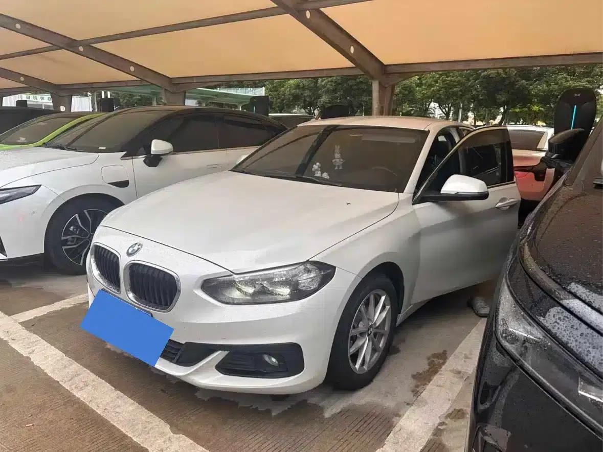 BMW 1 Series 2018 118i Fashion Edition — миниатюра 1