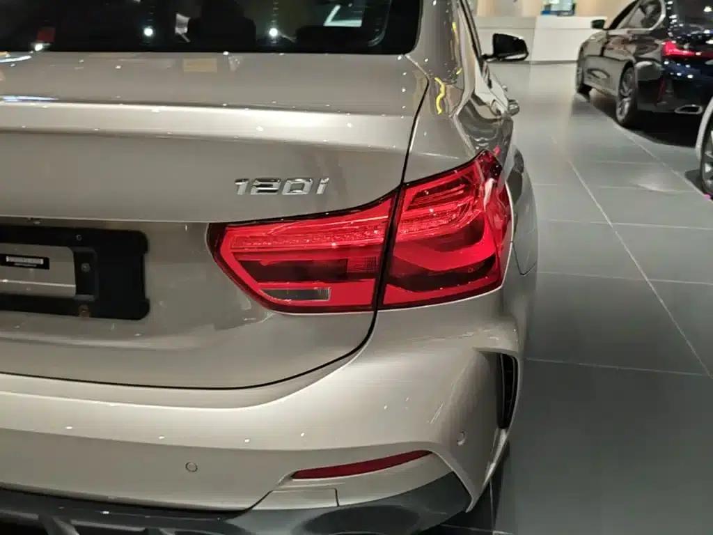 2020 BMW 1 Series 120i M Sport Package — миниатюра 8