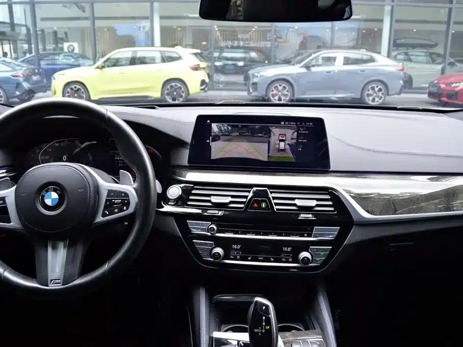 2020 BMW 6 Series GT 630i M Sport Package — миниатюра 8