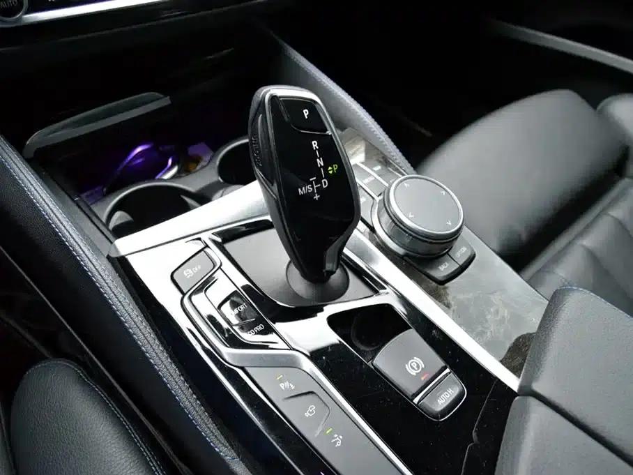 2020 BMW 6 Series GT 630i M Sport Package — миниатюра 10