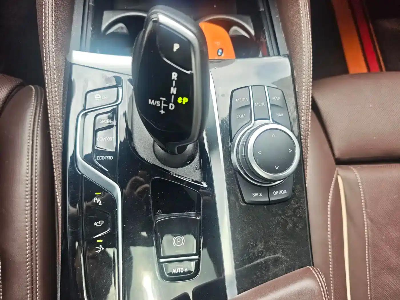 BMW 6 Series GT 2021 630i M Sport Grand Tourer — миниатюра 16