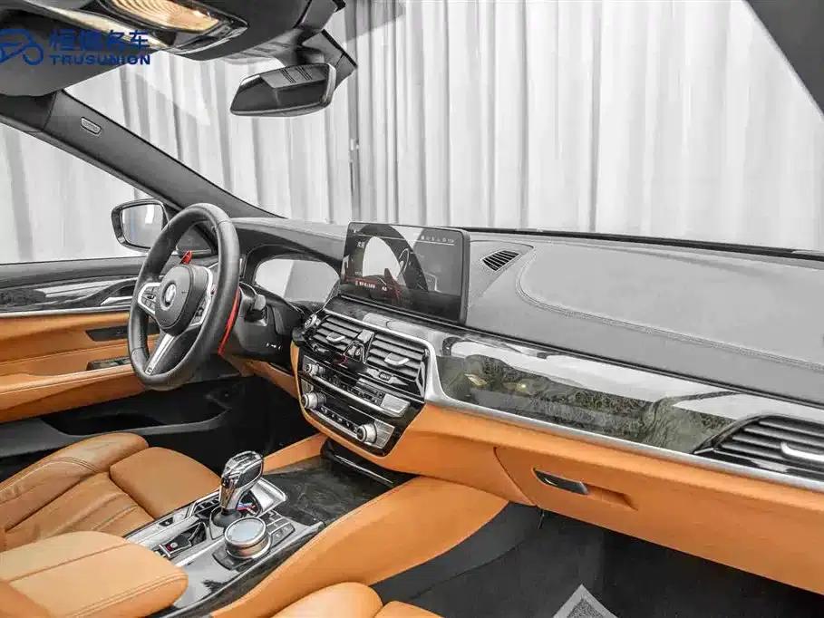 2022 BMW 6 Series GT 630i M Sport Package — миниатюра 14