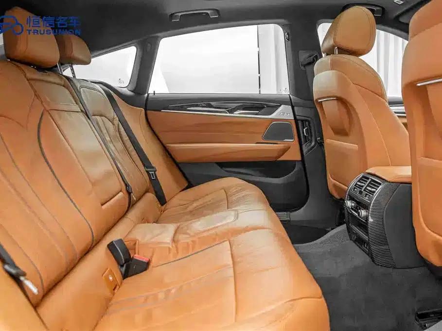2022 BMW 6 Series GT 630i M Sport Package — миниатюра 16