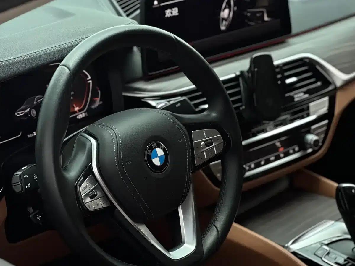2022 BMW 6 Series GT 630i Luxury Design Package — миниатюра 3