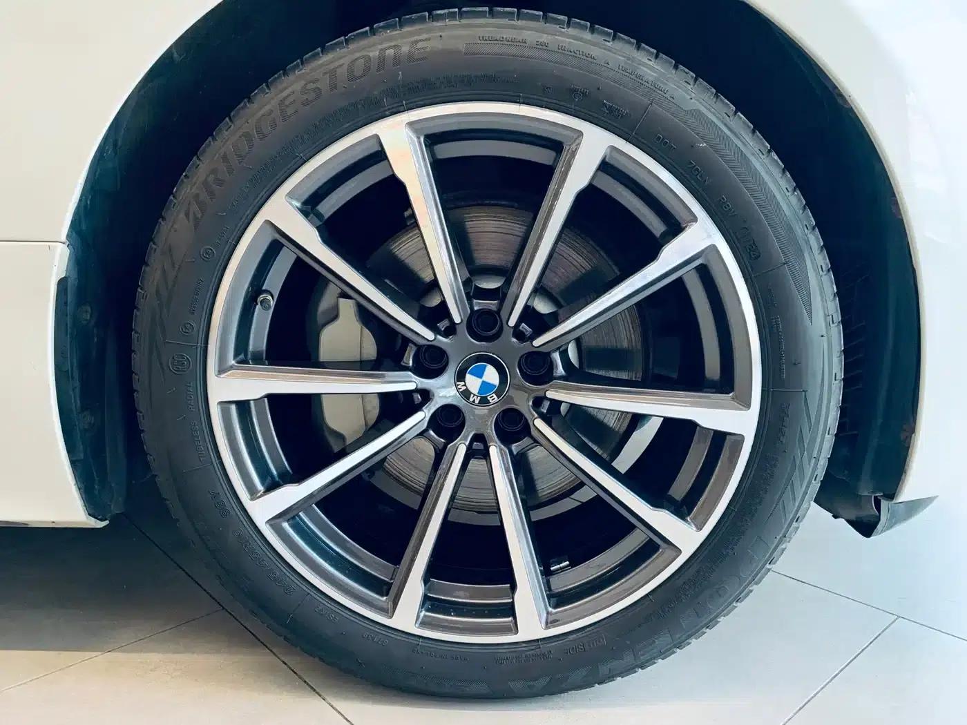 BMW 6 Series GT 2020 630i Luxury Design Package — миниатюра 14