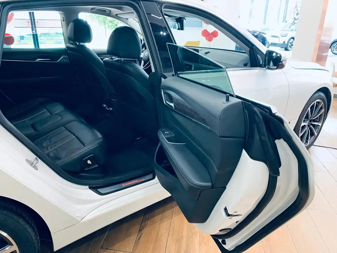 BMW 6 Series GT 2020 630i Luxury Design Package — миниатюра 8
