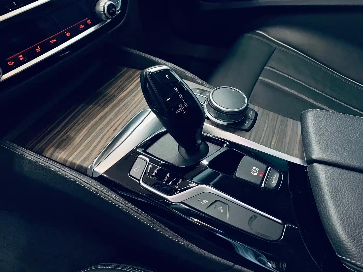 BMW 6 Series GT 2020 630i Luxury Design Package — миниатюра 10
