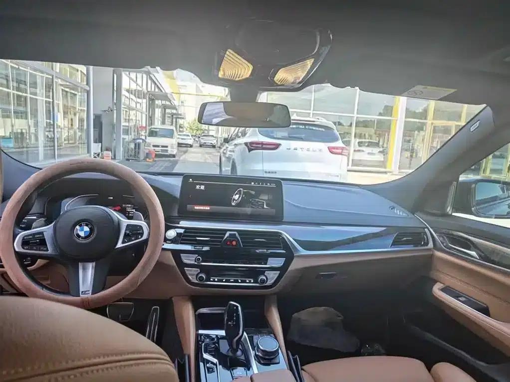 2022 BMW 6 Series GT 630i M Sport Package — миниатюра 4