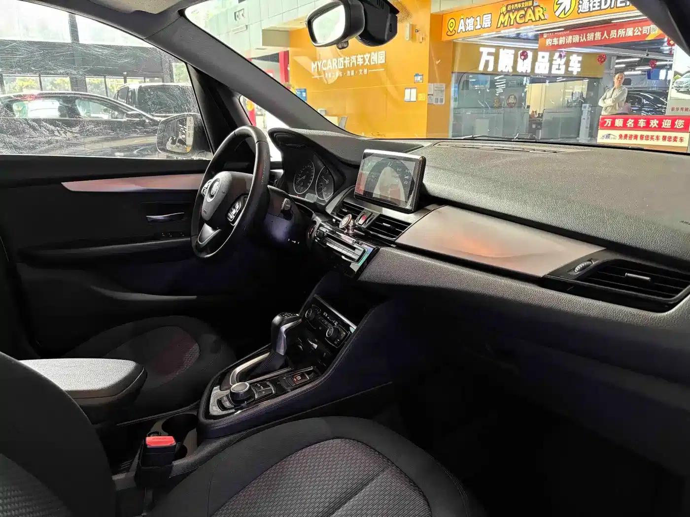 2016 BMW 2 Series Gran Tourer 218i Leading Edition — миниатюра 17