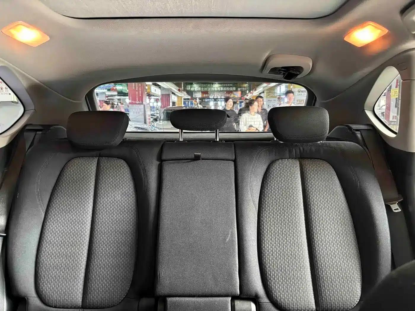2016 BMW 2 Series Gran Tourer 218i Leading Edition — миниатюра 9