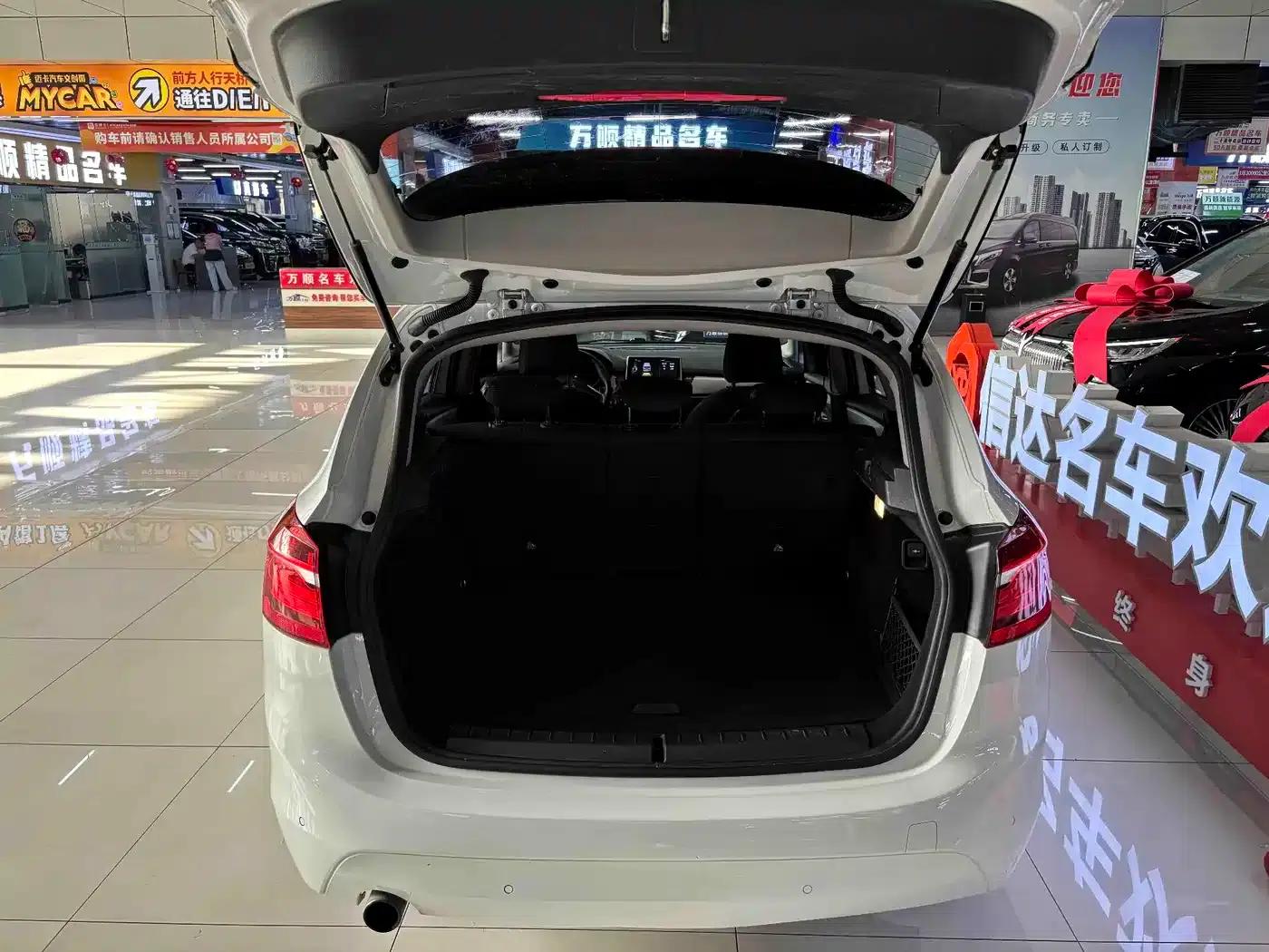 2016 BMW 2 Series Gran Tourer 218i Leading Edition — миниатюра 10