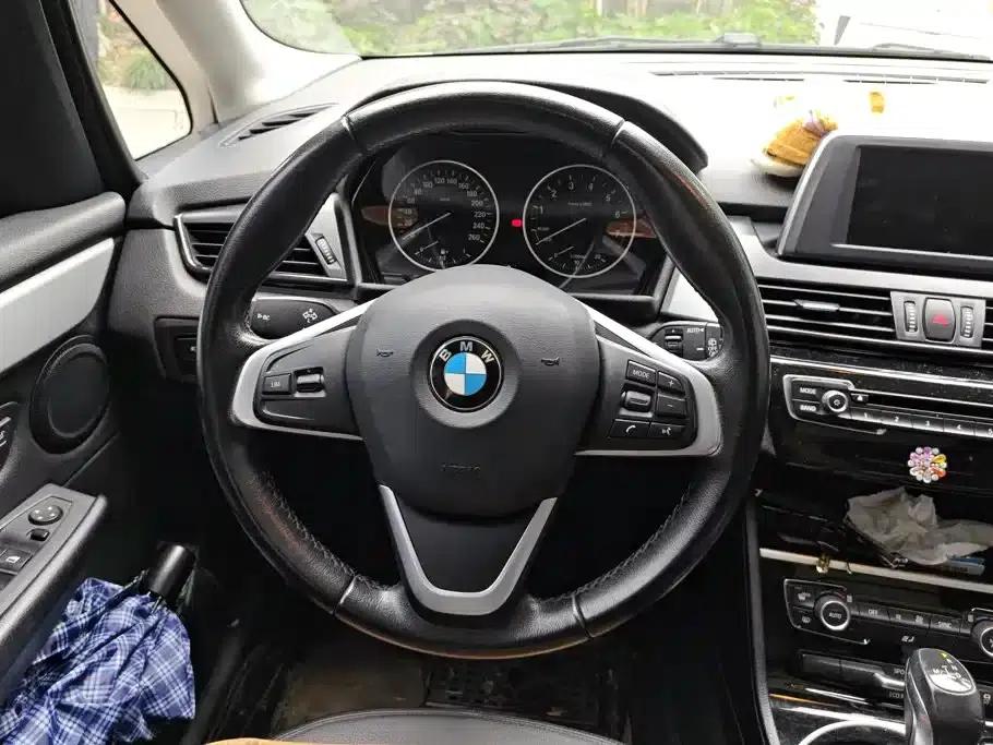 2016 BMW 2 Series Gran Tourer 218i Leading Edition — миниатюра 15