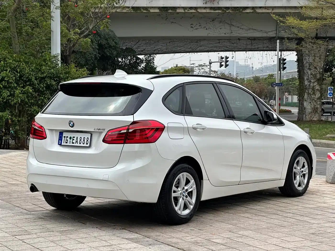 2016 BMW 2 Series Gran Tourer 218i Leading Edition — миниатюра 4