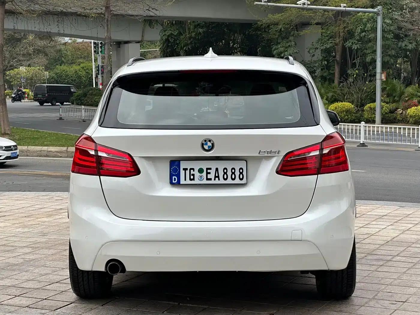 2016 BMW 2 Series Gran Tourer 218i Leading Edition — миниатюра 5