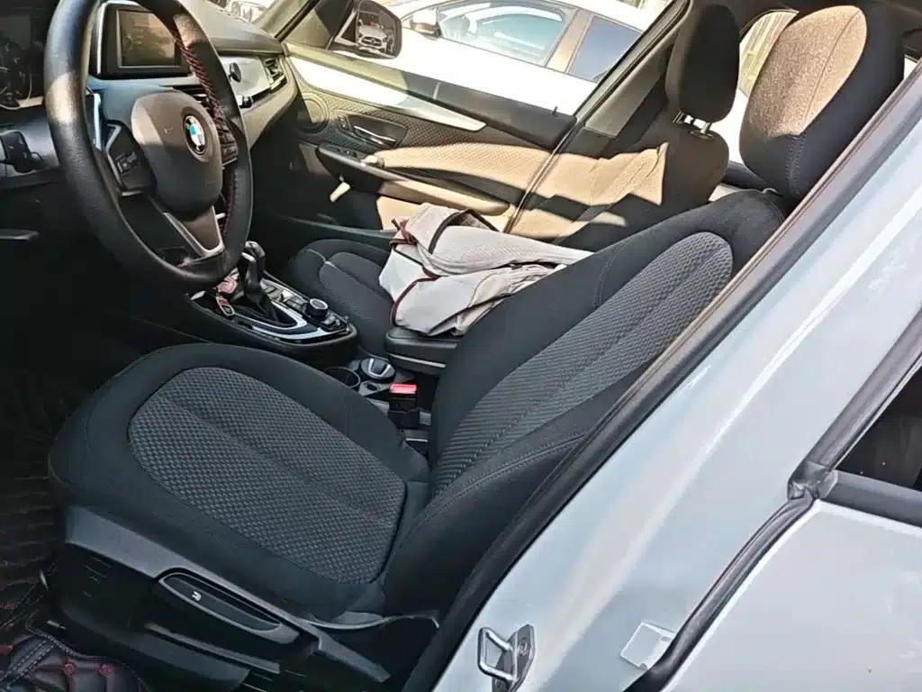 2016 BMW 2 Series Gran Tourer 218i Leading Edition — миниатюра 15