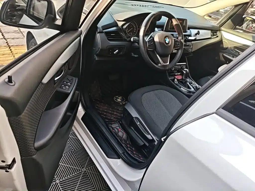 2016 BMW 2 Series Gran Tourer 218i Leading Edition — миниатюра 16