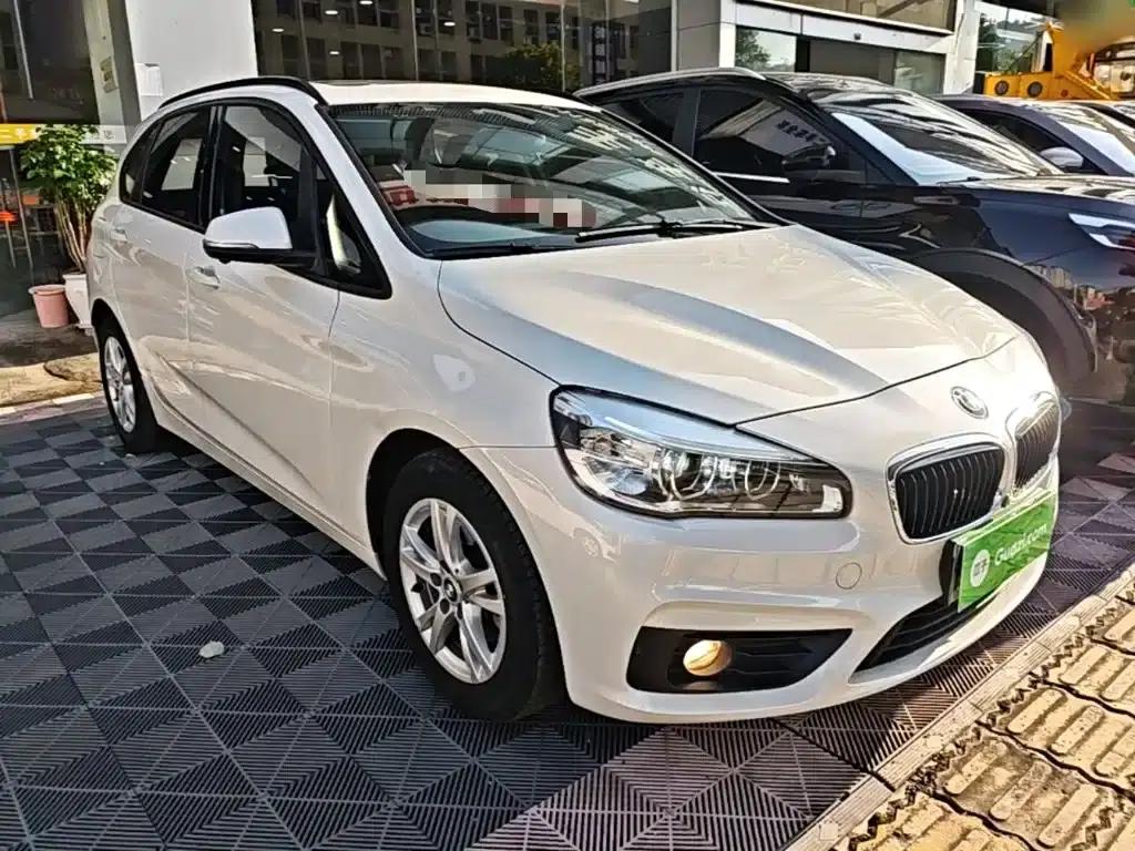 2016 BMW 2 Series Gran Tourer 218i Leading Edition — миниатюра 4