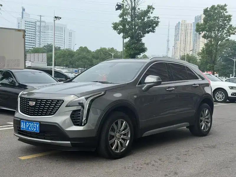2018 Cadillac XT4 28T Two-Wheel Drive Premium Edition — миниатюра 1