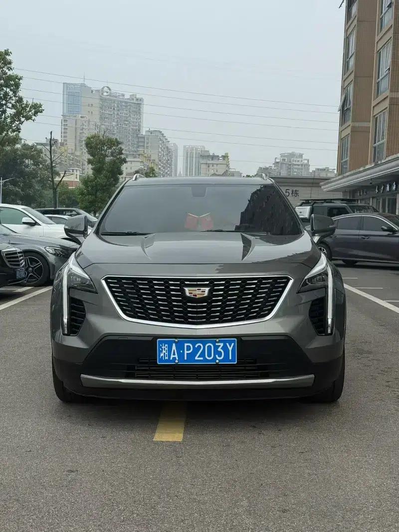 2018 Cadillac XT4 28T Two-Wheel Drive Premium Edition — миниатюра 2