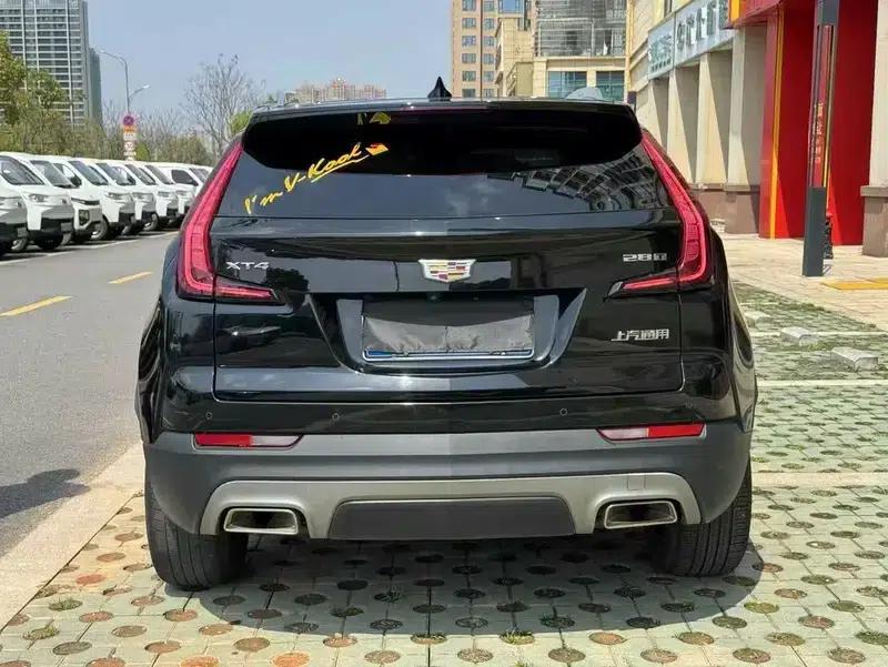 2018 Cadillac XT4 28T Two-Wheel Drive Premium Edition — миниатюра 3