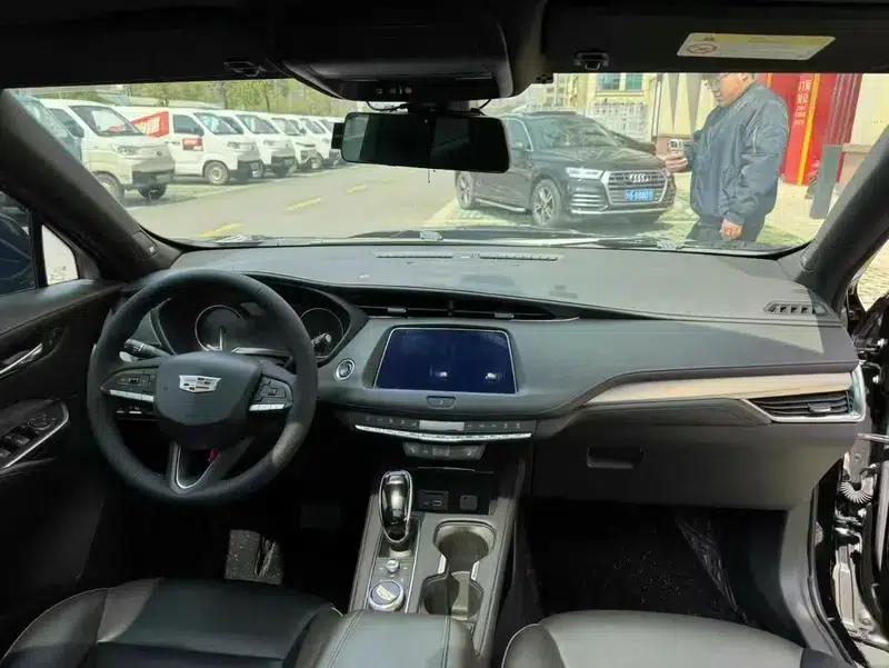 2018 Cadillac XT4 28T Two-Wheel Drive Premium Edition — миниатюра 5