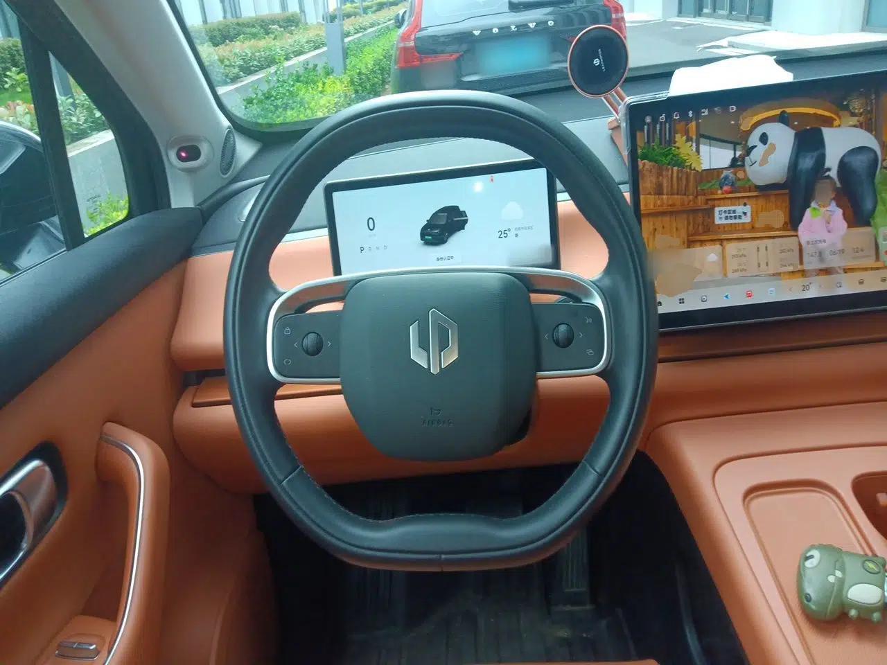 Leapmotor C16 2024 Pure Electric 520 Deluxe Edition — миниатюра 10